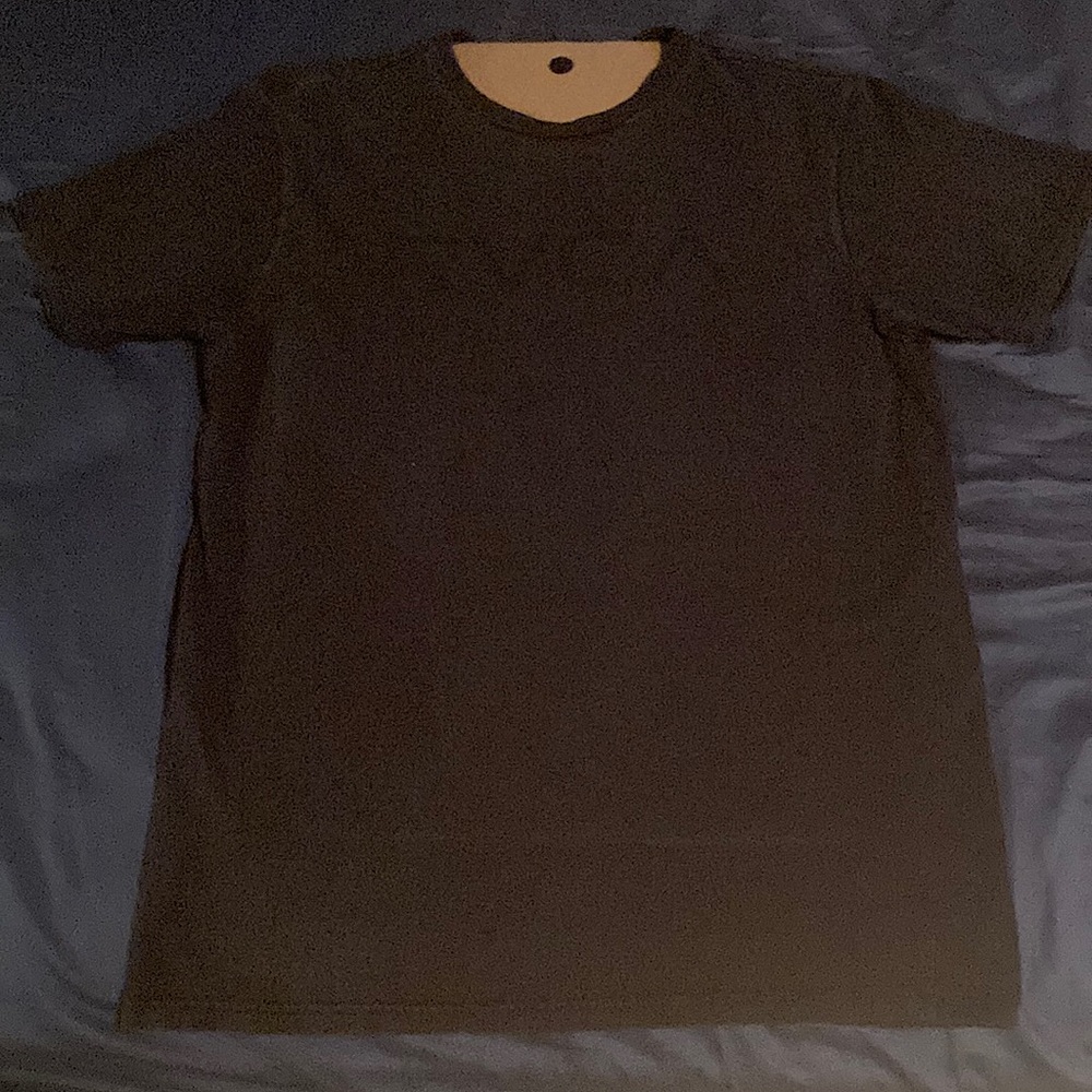 Large Black RVCA T-shirt.